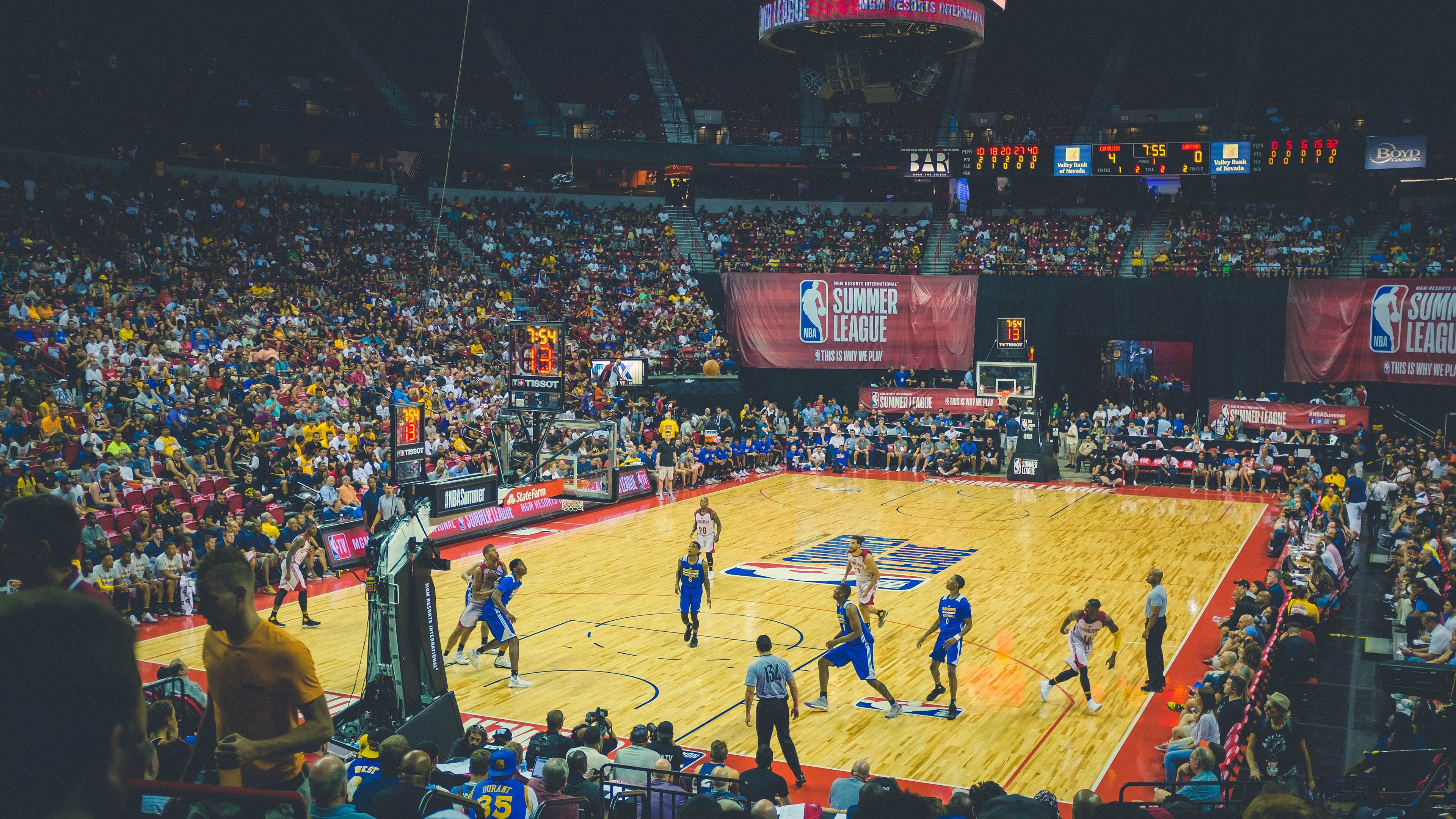 “球迷故事:从支持到狂热,感人瞬间”,球迷分享