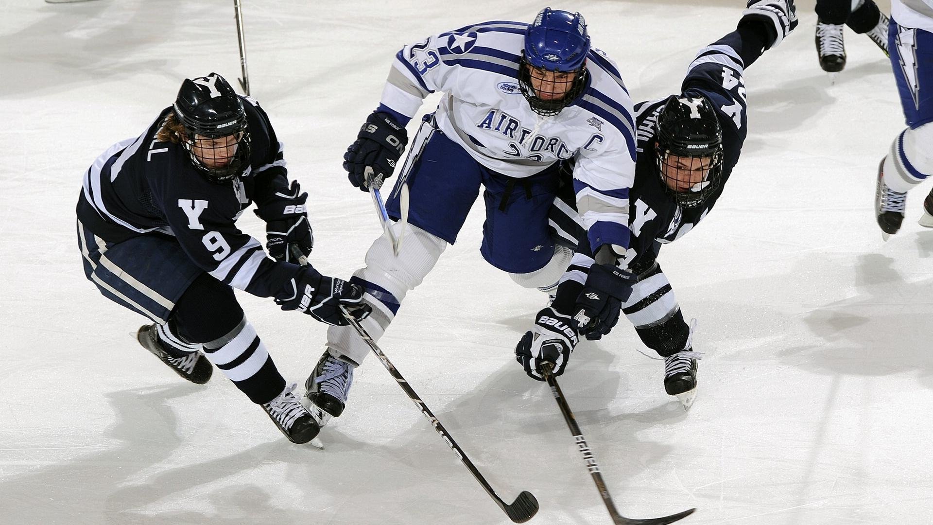 墨西哥骑手卡洛斯·汉克在巴黎奥运会上与“Porthos Maestro WH Z”马匹携手参赛,表现出色。